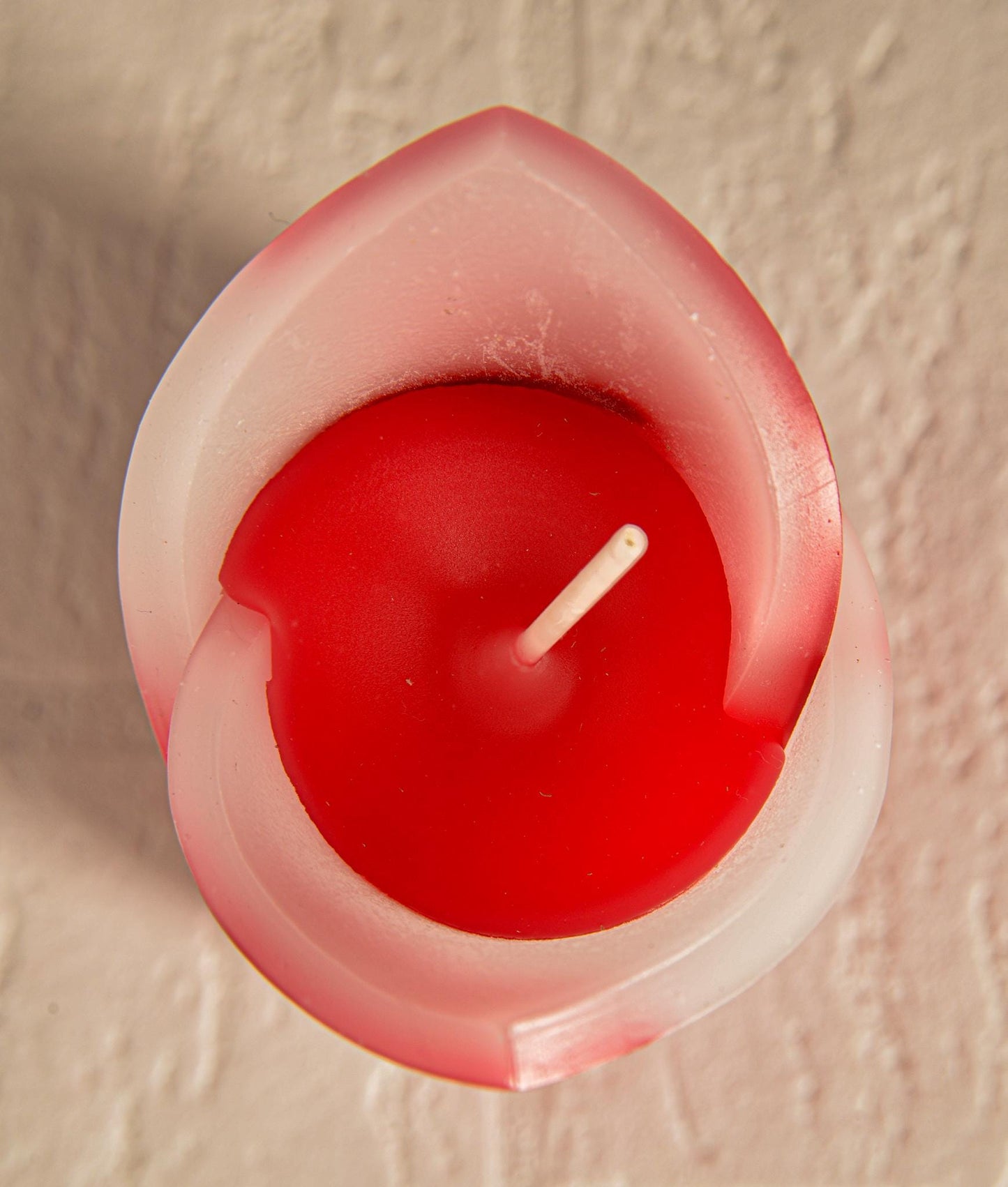 Świeca kielich kwiatu, geometryczna, zapachowa - biało-czerwona - 40h, pudełko prezentowe - pomysł na patriotyczny prezent, Polska