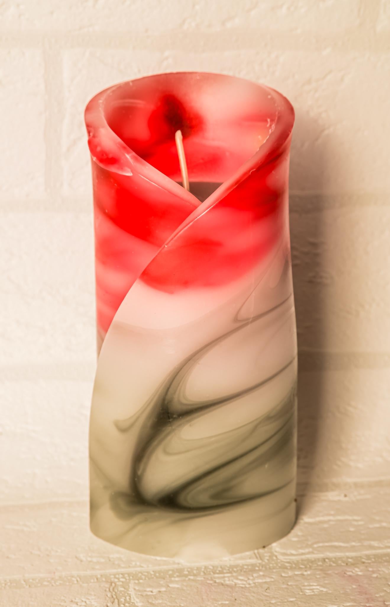 Artystyczna Świeca Zapachowa „Geometria Kwiatu” - Biało-Czerwone Rękodzieło