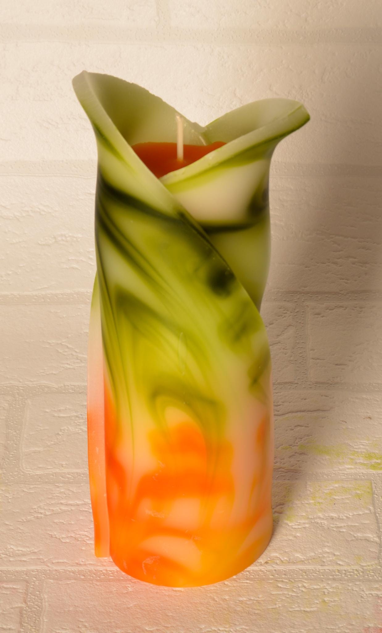 Świeca kielich kwiatu, geometryczna, zapachowa - zielono-pomarańczowa - 70h, pudełko prezentowe - ozdoba na stół do domu, pomysł na prezent