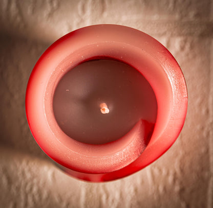 Artystyczna Świeca Zapachowa „Geometria Kwiatu” - Biało-Czerwone Rękodzieło