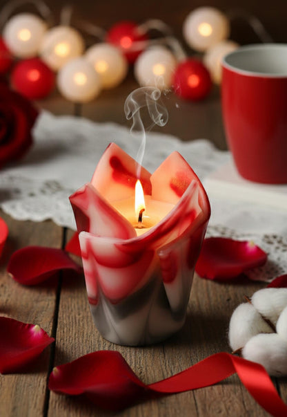 Kwiatowa, geometryczna, minimalistyczna, kolorowa, ręcznie robiona świeca zapachowa - czerwono-biała, patriotyczna, Polska, prezent Święta