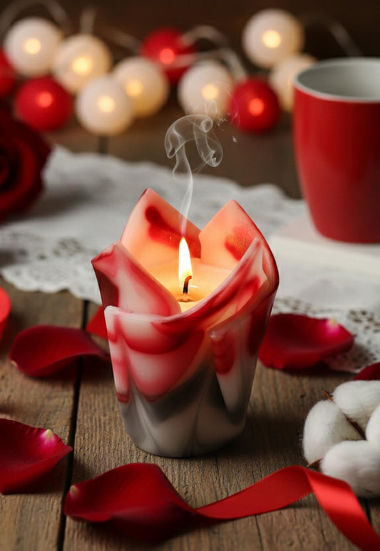 Kwiatowa, geometryczna, minimalistyczna, kolorowa, ręcznie robiona świeca zapachowa - czerwono-biała, patriotyczna, Polska, prezent Święta