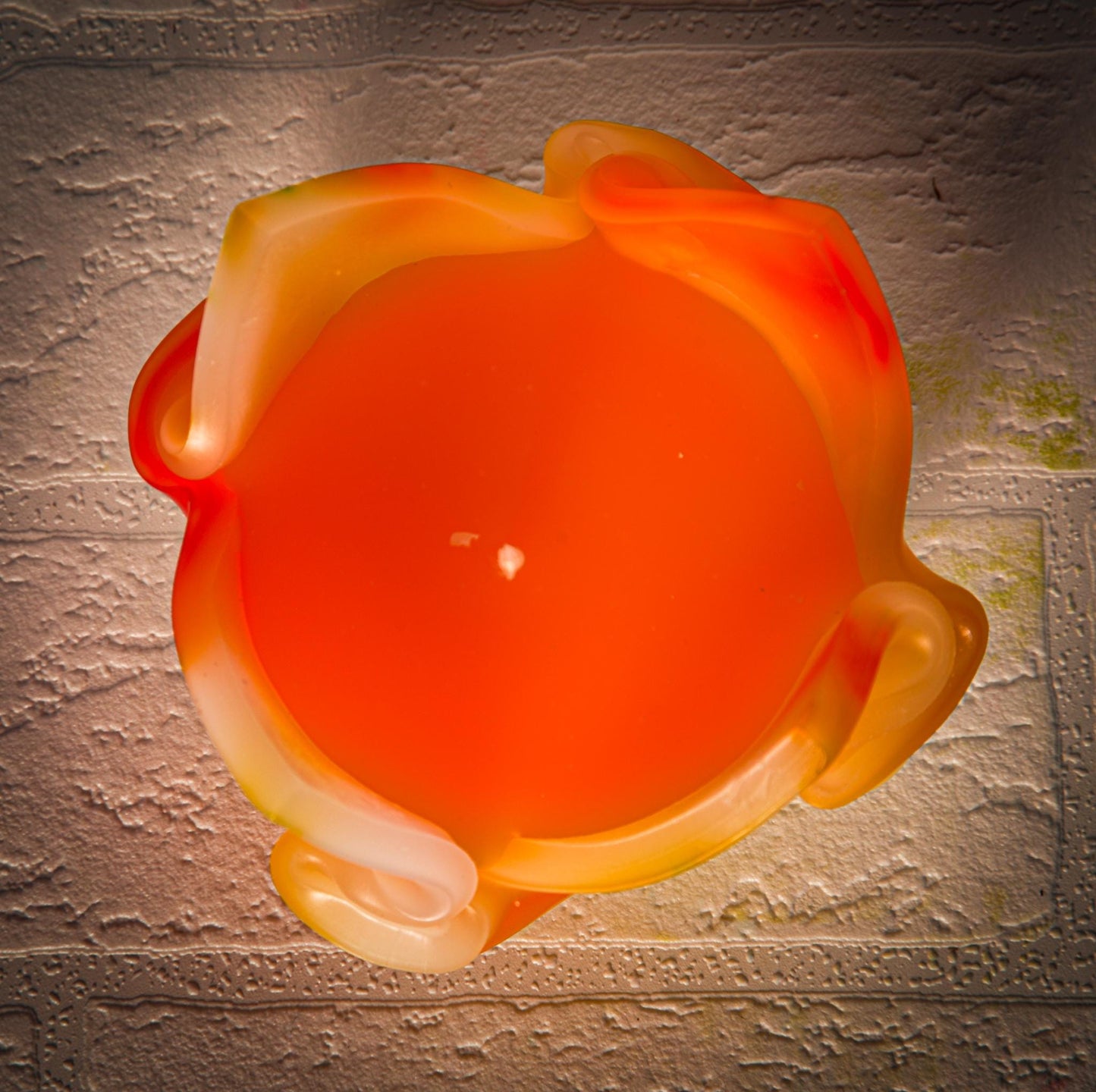 Kwiatowa, geometryczna, minimalistyczna, kolorowa,  ręcznie robiona świeca zapachowa - oryginalny prezent na parapetówkę  - 90h