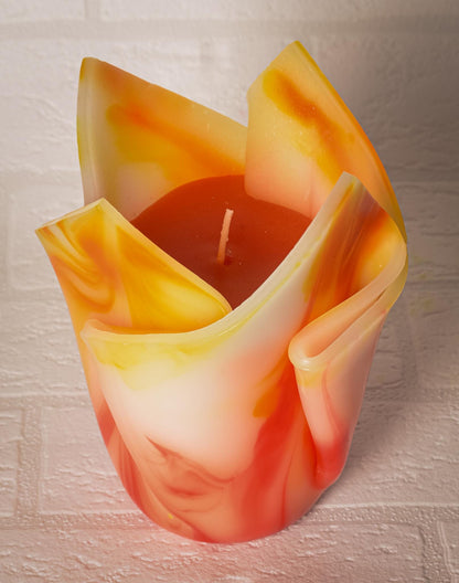 Kwiatowa, geometryczna, minimalistyczna, kolorowa, ręcznie robiona świeca zapachowa - żółto-pomarańczowa, prezent Święta, ozdoba domu