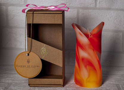 Świeca kielich kwiatu, geometryczna, zapachowa - żółto-czerwona - 40h, pudełko prezentowe - pomysł na romantyczny prezent, ozdoba kominka