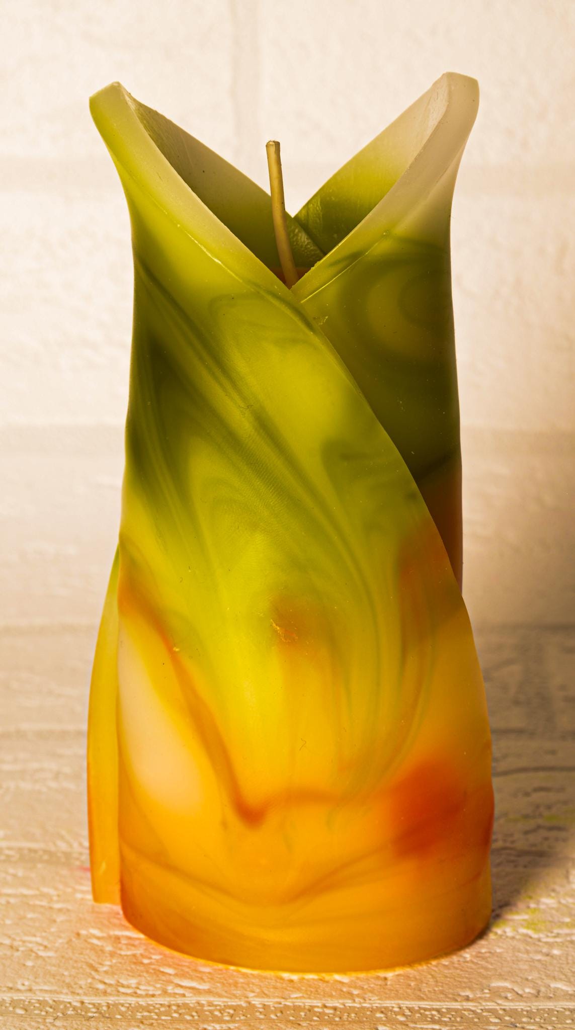 Świeca kielich kwiatu, geometryczna, zapachowa - zielono-pomarańczowa - 40h, pudełko prezentowe - ozdoba na stół do domu, pomysł na prezent