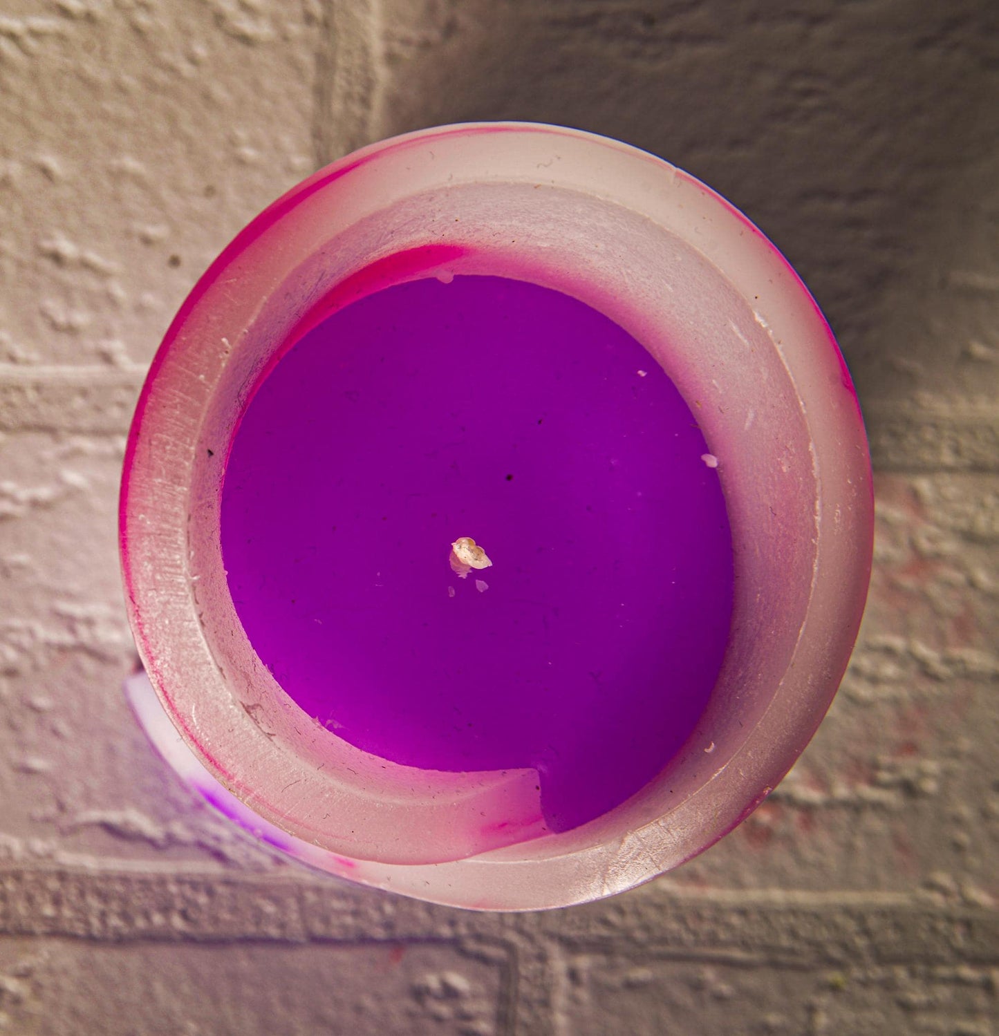 Świeca dekoracyjna zapachowa - biało-fioletowa - handmade - wzór geometryczny/kwiatowy - Wyjątkowy Prezent na Walentynki i Dzień Matki