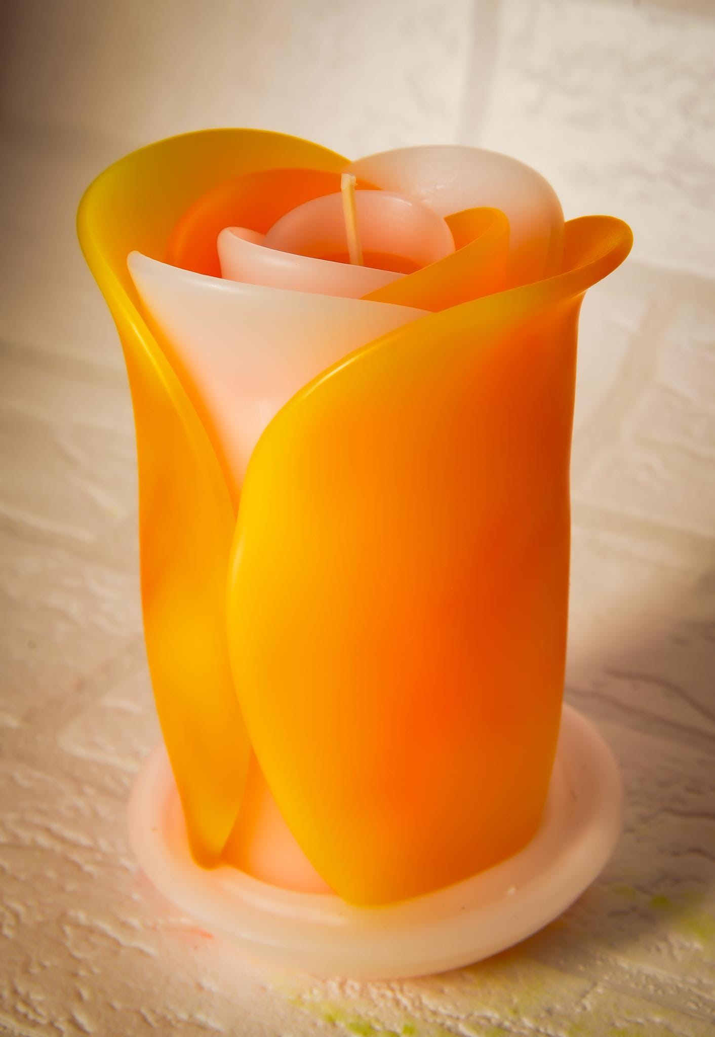 Róża - ręcznie robiona świeca zapachowa, geometryczna, minimalistyczna - pomysł na prezent:  wnętrze domu, ozdoba, pomarańczowy - 60h