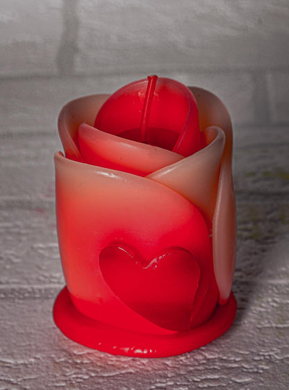 Świeca różyczka ręcznie robiona,  zapachowa, romantyczna z serduszkiem - pomysł na prezent na Walentynki, dla zakochanych i dla niej