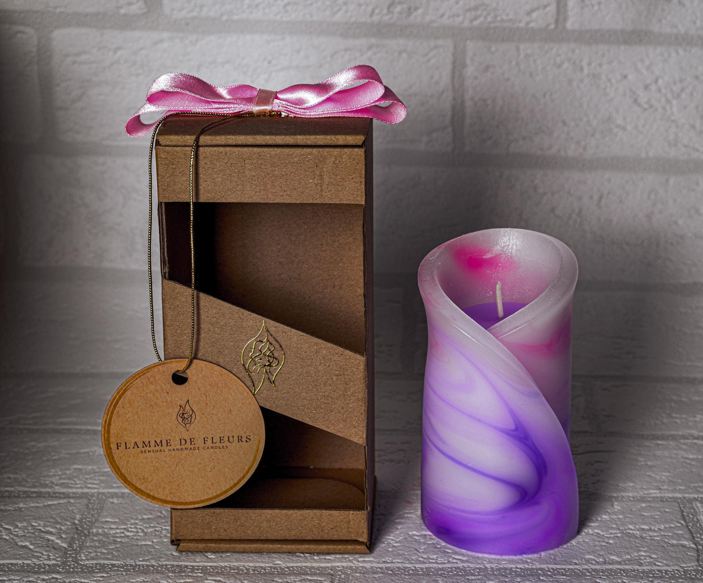 Kwiatowa, geometryczna, ręcznie robiona świeca zapachowa - pomysł na prezent: Święta, Dzień Matki, Ślub, dla niej - 40h, pudełko prezentowe